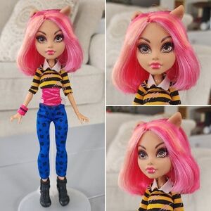 Mattel Monster High A Pack of Trouble Wolf Family Howleen Wolf Doll G1